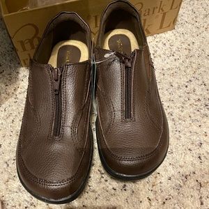Thom McAn Brown leather comfortable clogs mules